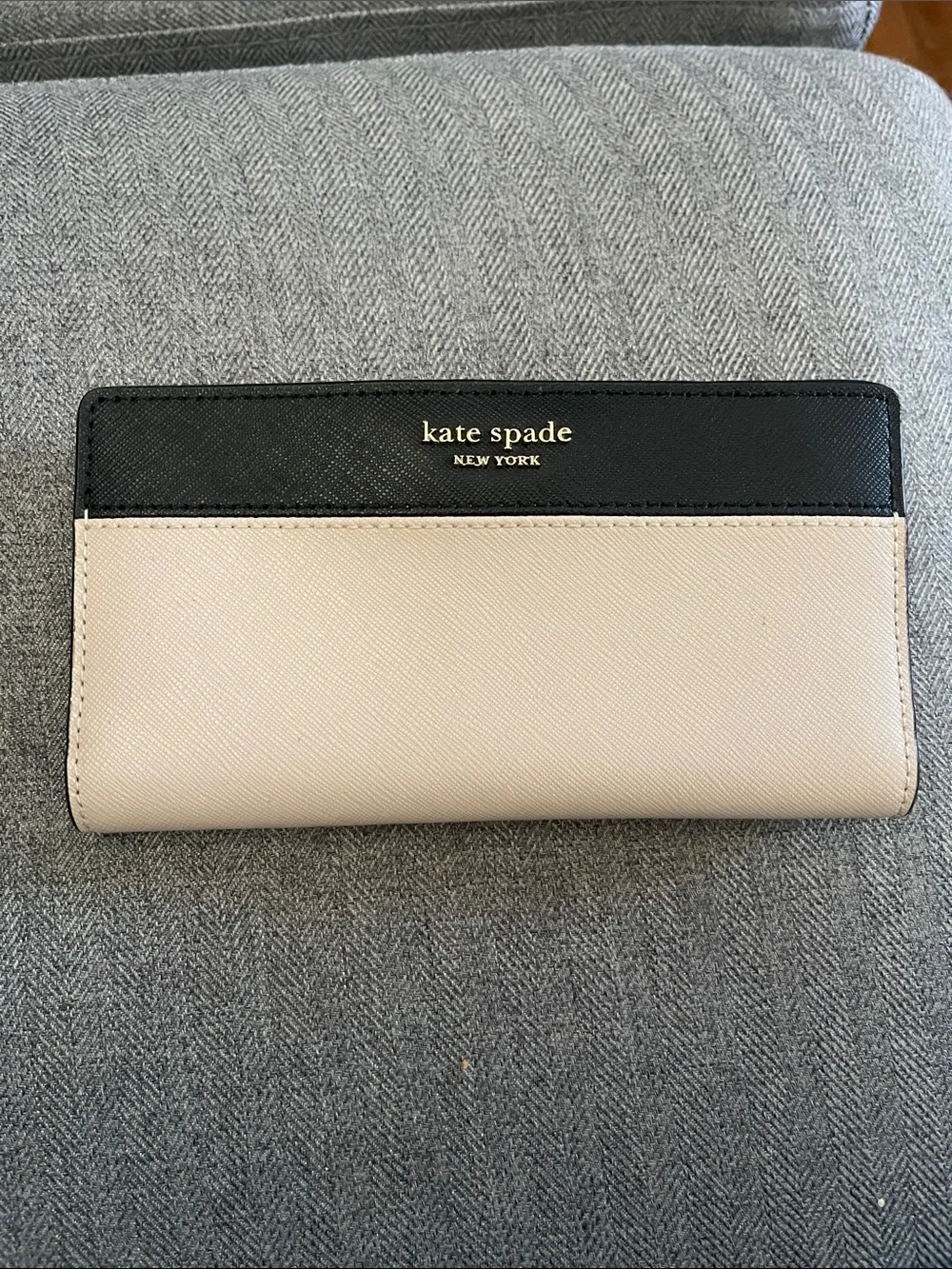 kate spade Two-Tone Black and Beige Continental Wallet